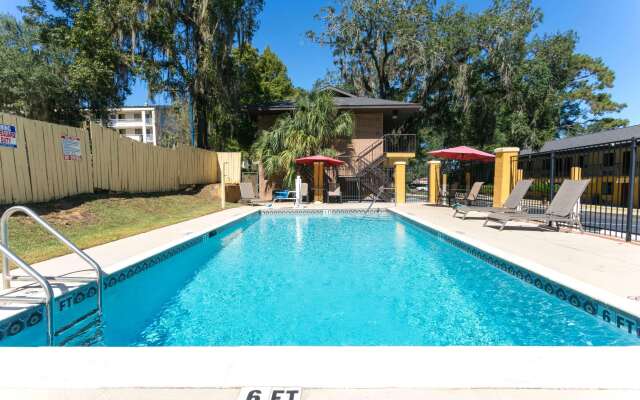 Howard Johnson Express Inn - Tallahassee