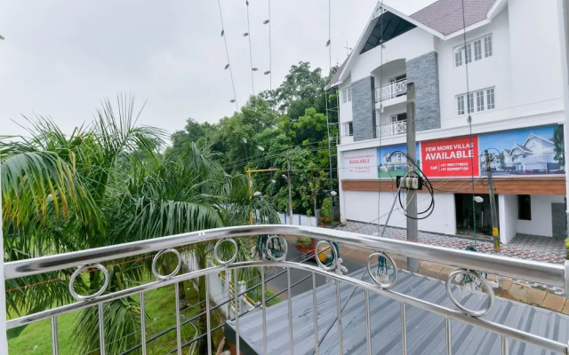 OYO 14879 Home Elegant 1BHK Kochi Airport