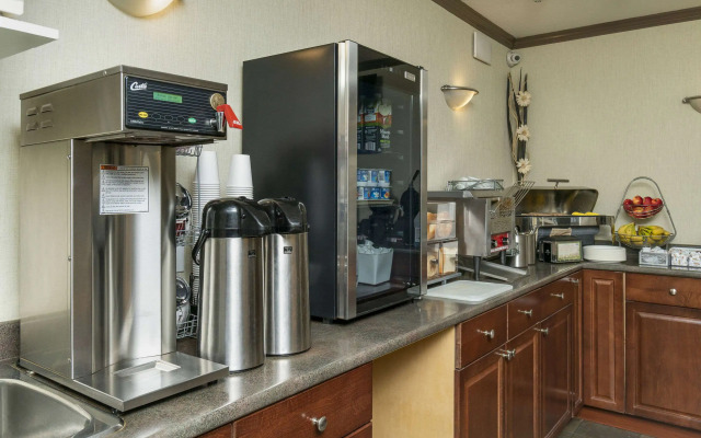 Quality Inn & Suites