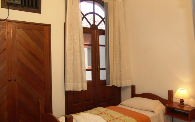 La Alhambra Apart Hotel