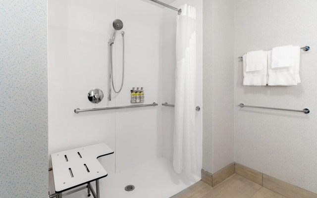 Holiday Inn Express Milwaukee West Allis by IHG