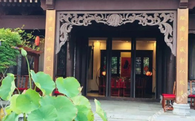 Bai Lu Kingdom Palace Boutique Hostel