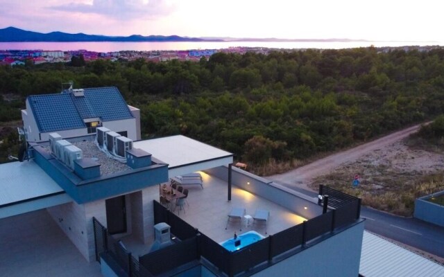 Rooftop apartment Jadera