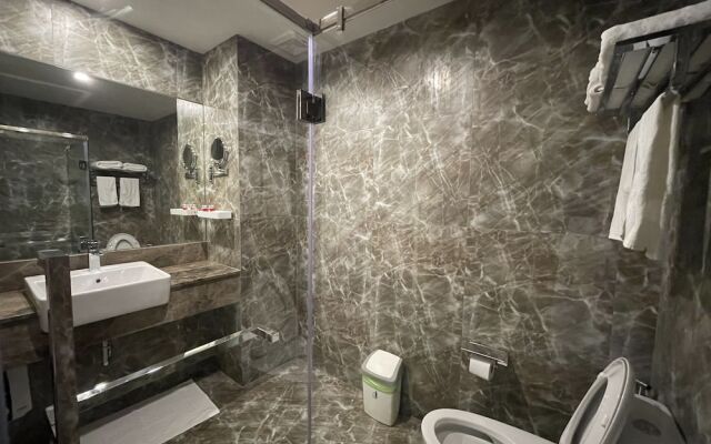 Le Cannes Hotel