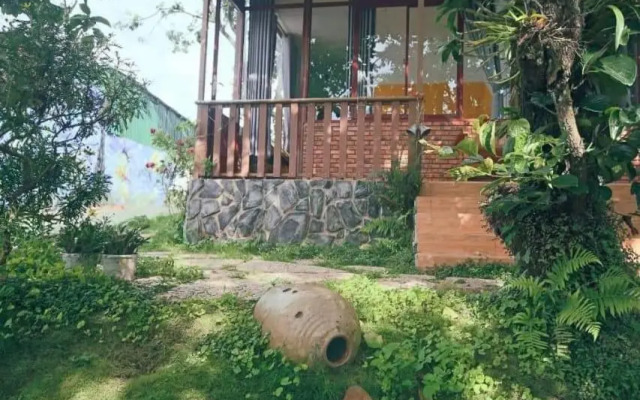 Books Homestay