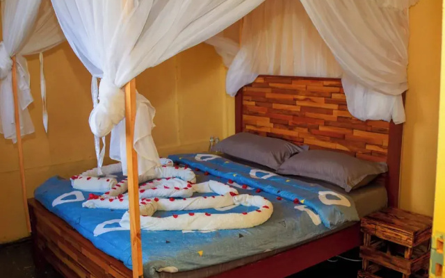 Amanya 2-bedroom Self Catering Tent