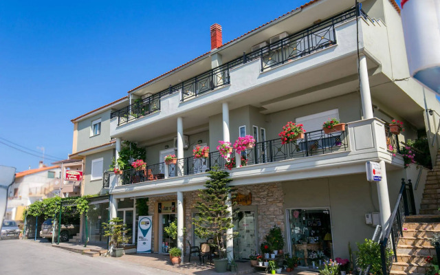 Lina Apartments