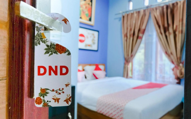 OYO 778 Guest House Amalia Malang