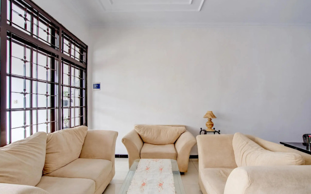 OYO 3467 White Residence