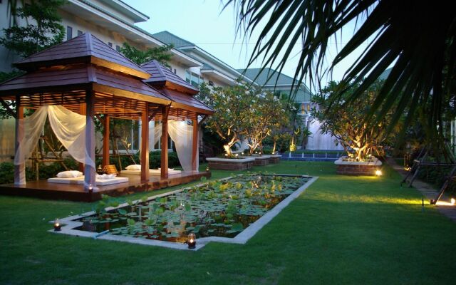 Bangkok Natural Spa Resort and Suite