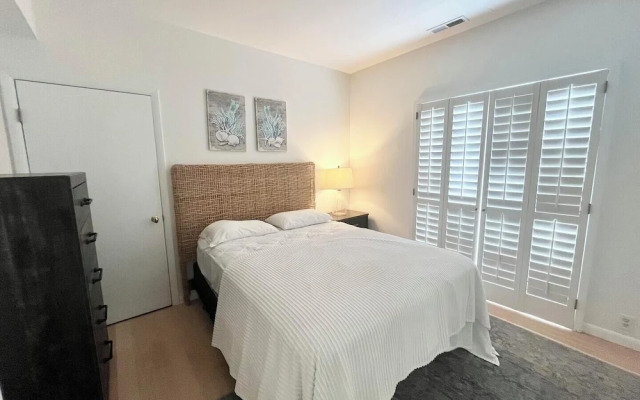 Olive Avenue 1C