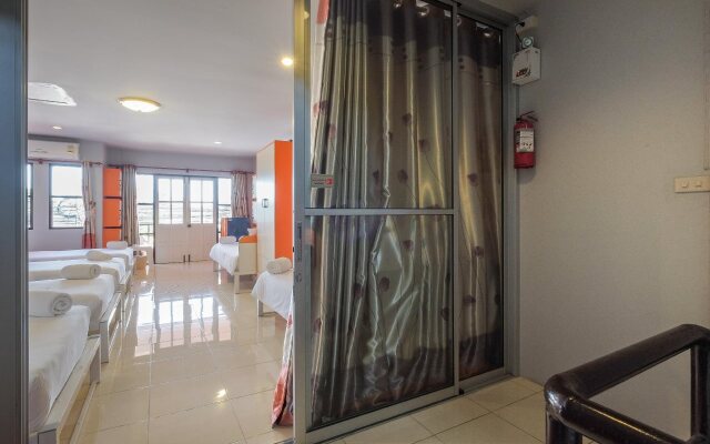 Luna Guesthouse and Travel