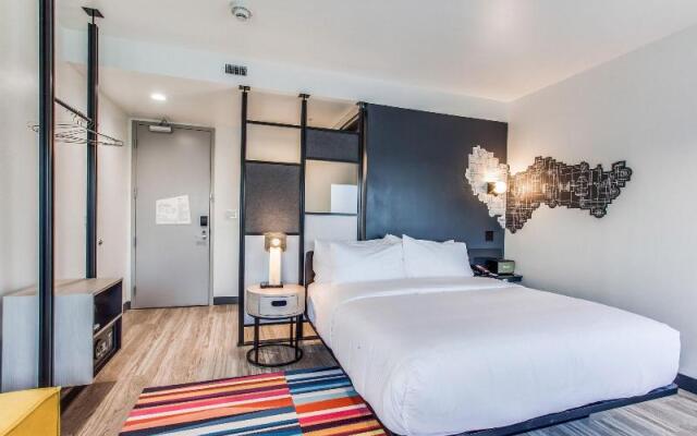 Aloft Dallas Arlington Entertainment District