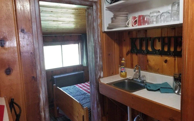 Ponderosa Pines Inn and Cabins