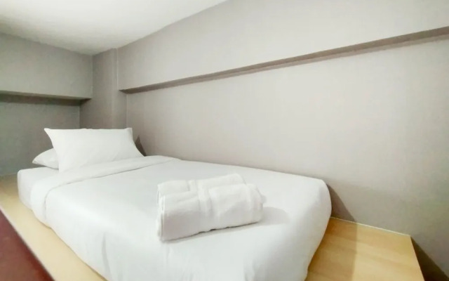 Nice And Cozy Living Studio Room At Dave Apartment