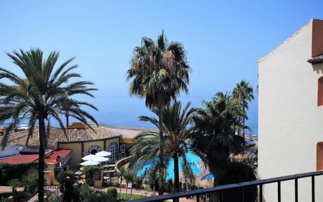 Doña Lola Claudia Beachfront Apartment CS197