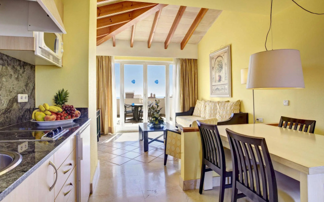 Grupotel Macarella Suites & Spa