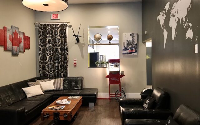 The Clarence Park - Hostel