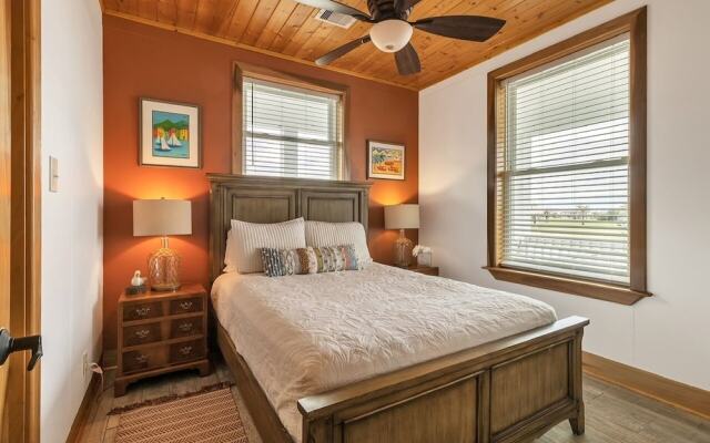 The Sandcastle 4 Bedroom Home by RedAwning