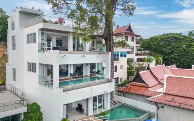 Win House In Patong