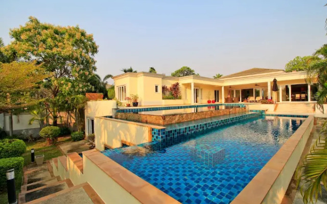 Pattaya Sunset Villa