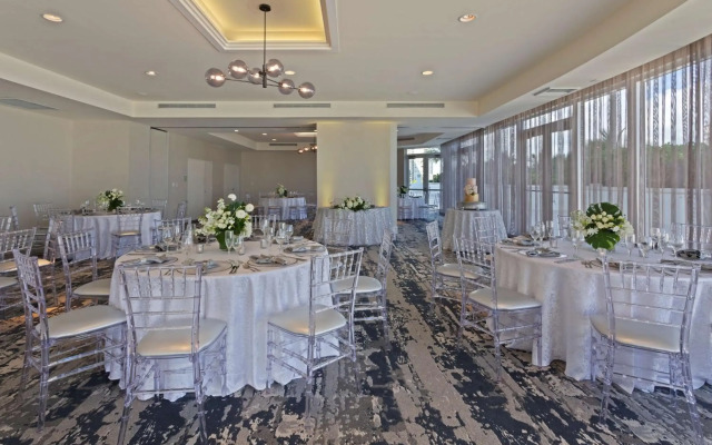DoubleTree Resort & Spa by Hilton Ocean Point-N. Miami Beach