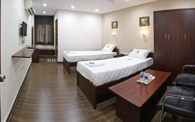 Palm tree serviced apartments