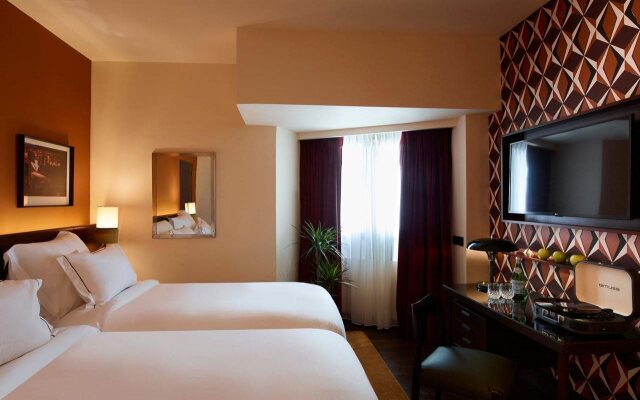 Brown Acropol Hotel