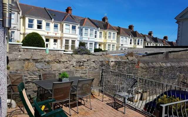 Period Home - Charming Features - 1 Mile From Hoe