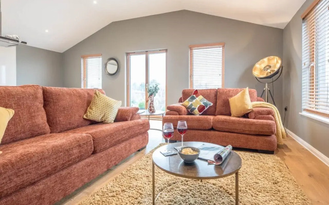 Woodbridge Penthouse
