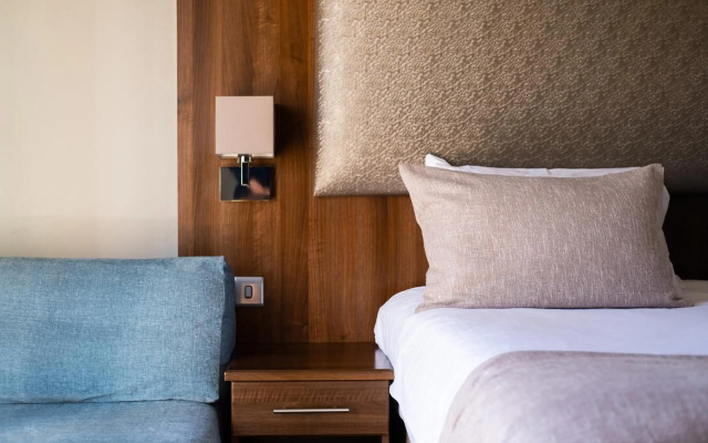 Inn Naples Airport