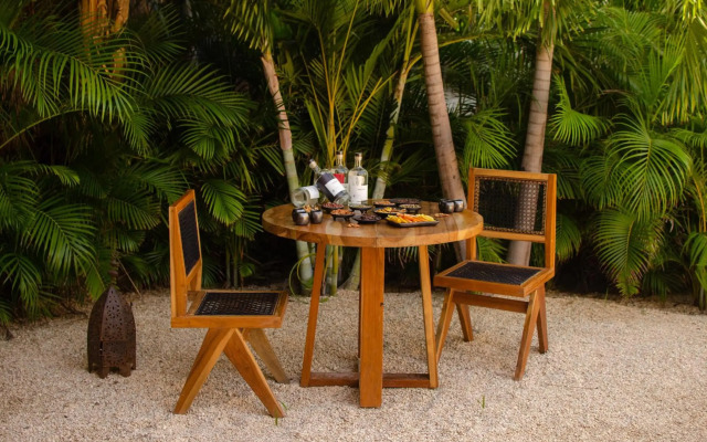 Radhoo Tulum