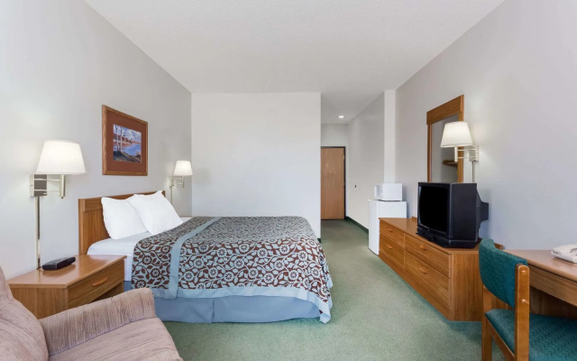 Days Inn by Wyndham Manchester