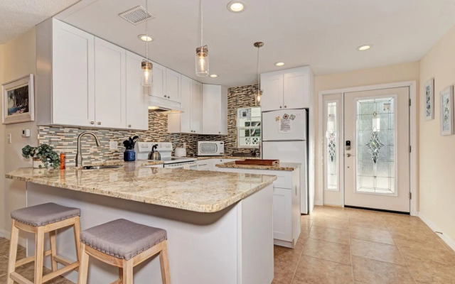 Polynesian Gardens Villa P6 by Vtrips