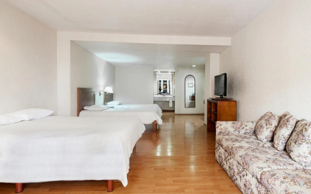 Exe Suites San Marino Hotel