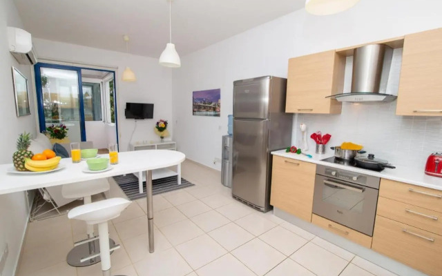 "The Good Times" Apartment
