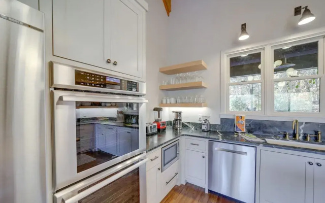 Stunning Cashiers Vacation Home w/ Mountain Views!