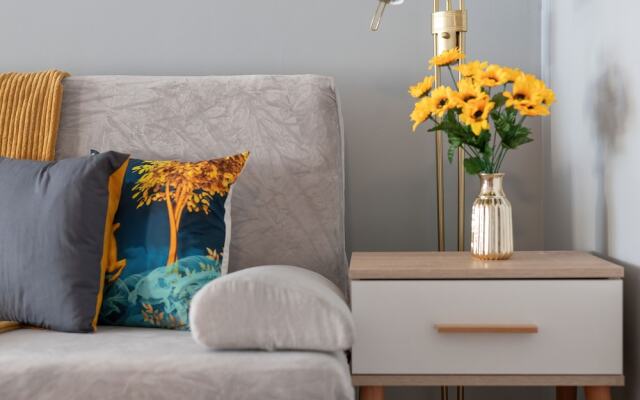 Wojskowa Apartment by Renters