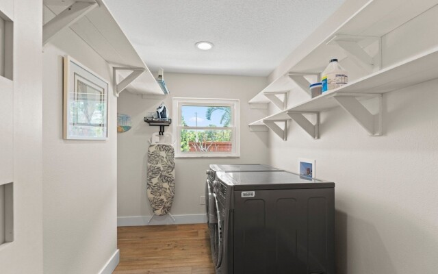 931 S 4th Street