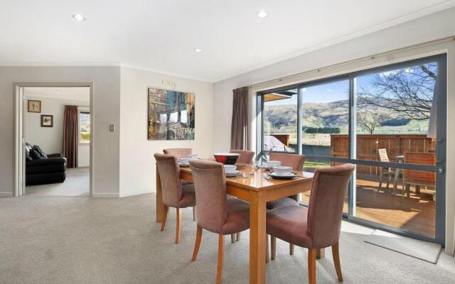 Seldom Inn - Cromwell Holiday Home