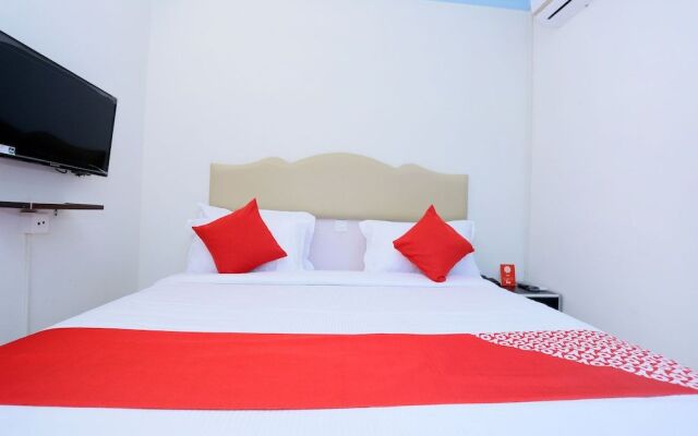 OYO 22008 Jrj Suites