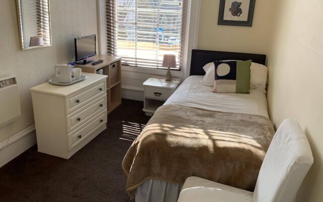 Alister Guest House