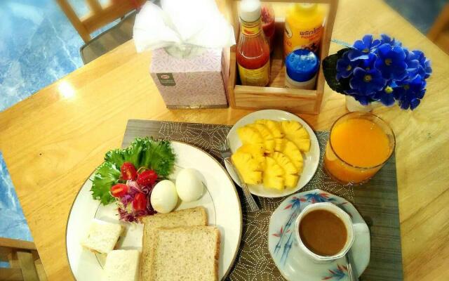 The Guest Hotel - Hostel