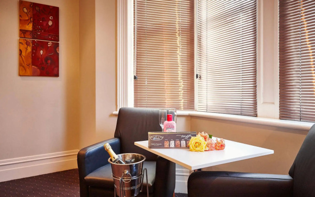 Auldington Hotel