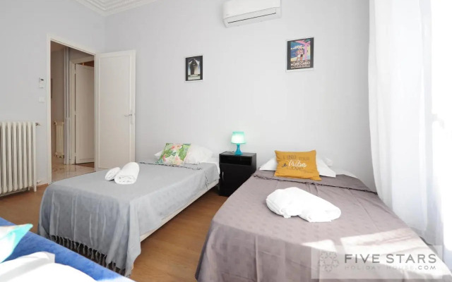 Studio 53 five stars holiday house