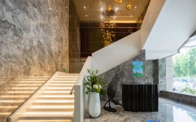 Shuiyi Carnival Hotel