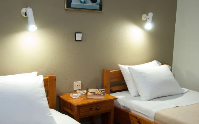 Varouxakis Hotel