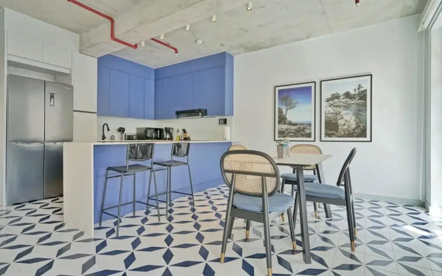 w Spectacular 2BR in Plaza Herrera