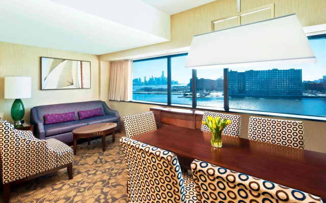 Sheraton Lincoln Harbor Hotel