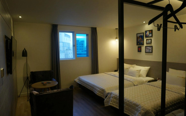 Hotel MU